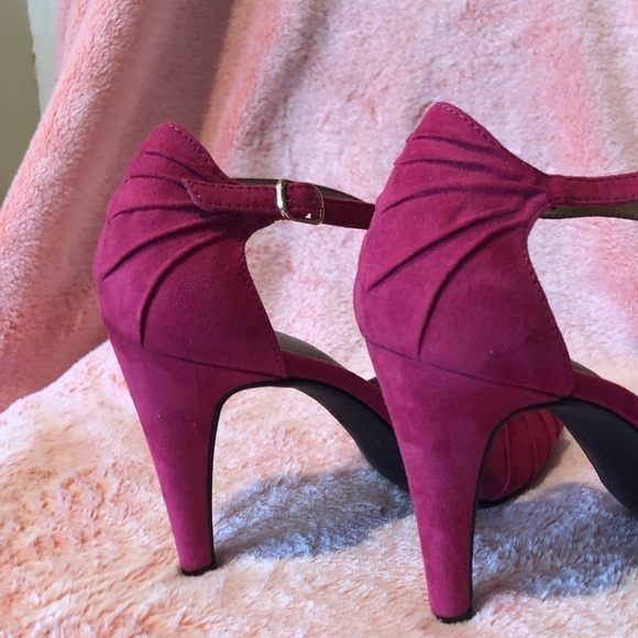 Pink TStrap Heels - Picture 3 of 6